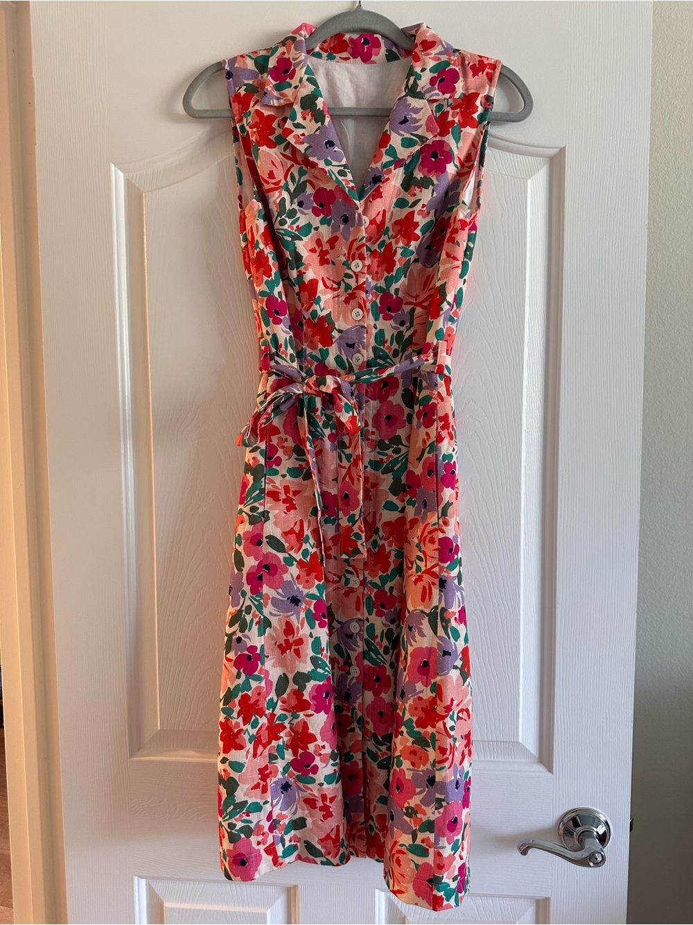 Floral Sleeveless Tie-Waist Dress in Multicolor